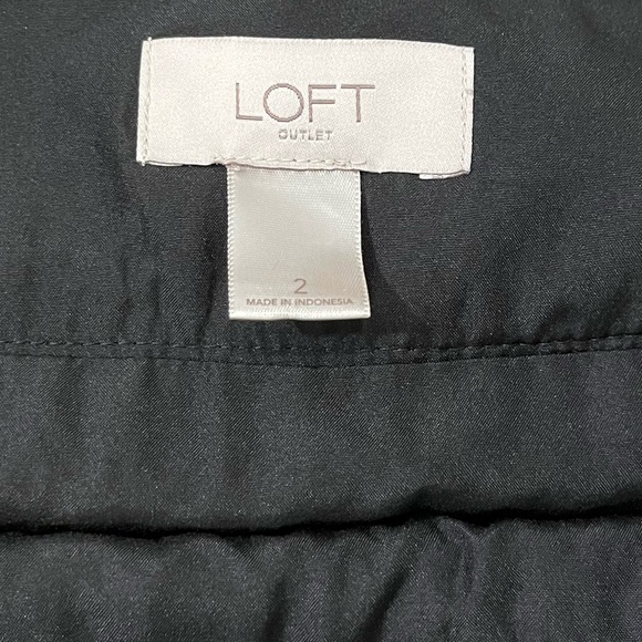 ⭐️ LOFT Shimmery Skirt | Textured | Mini | Size 2 | Side Zip | Fully Lined - Picture 8 of 8